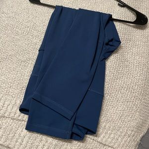 Navy Pocket Light n Tight Hi-Rise Capri 20" size 6-8